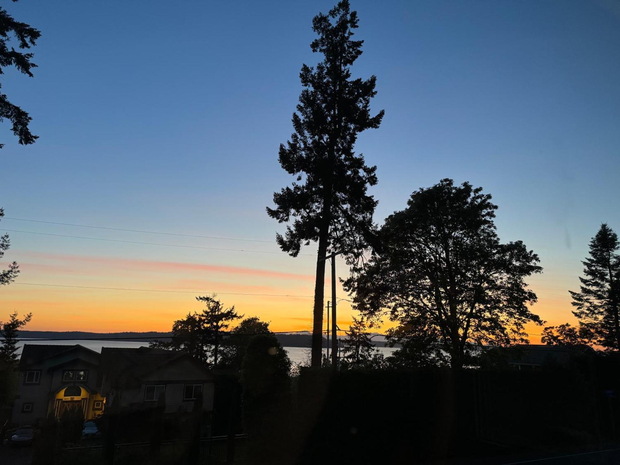 Besa Homestay Near Beach And Seatac Airport - Shared Bathroom With Max 2 Guests Des Moines Bagian luar foto